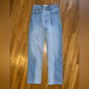 Abercrombie Ankle Straight Ultra High Rise, Raw Hem, Two-Tone Jeans (Size 0)
